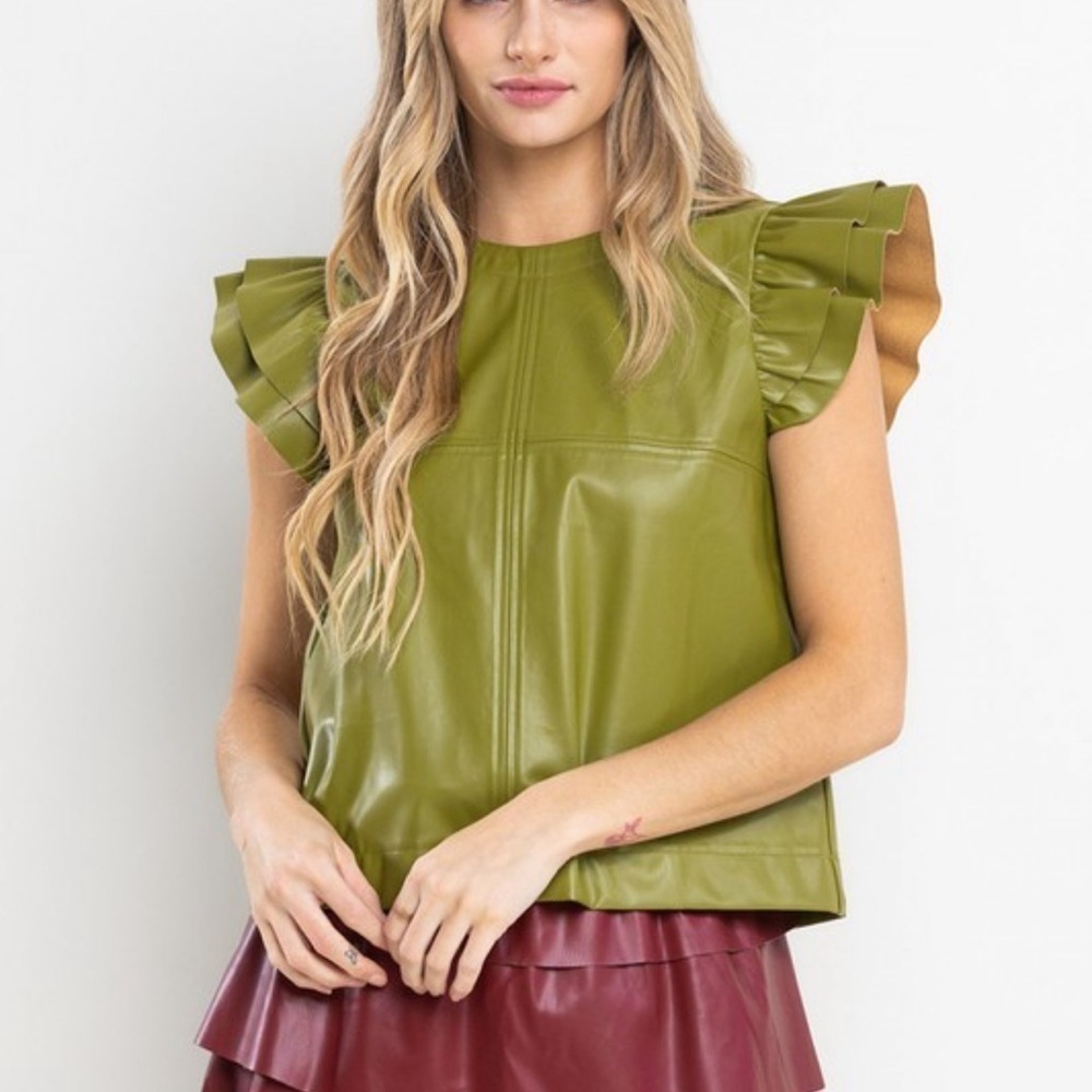 Cute! Faux Leather Top w/Short Ruffled Sleeves - Picture 5 of 6